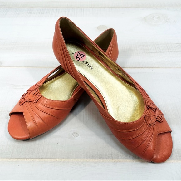 NEW Aerosoles Orange Leather Slip On Flats 5.5 - Picture 3 of 7